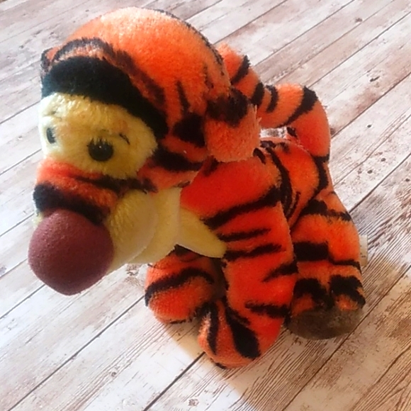 Vintage Tigger plush doll (j7) - Picture 2 of 6